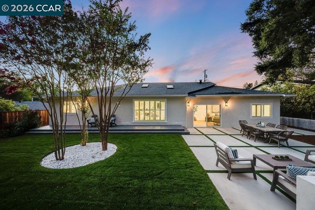 8 Ramona Dr, Orinda, CA 94563