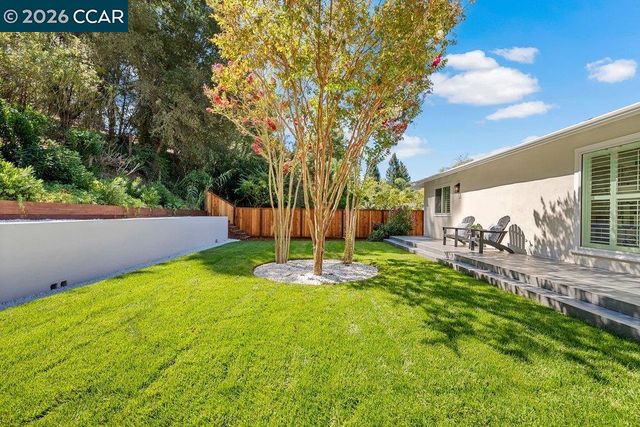8 Ramona Dr, Orinda, CA 94563