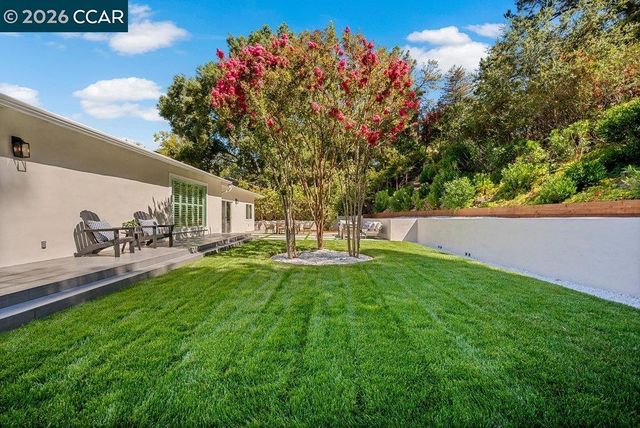 8 Ramona Dr, Orinda, CA 94563