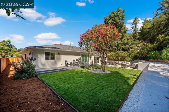 8 Ramona Dr, Orinda, CA 94563