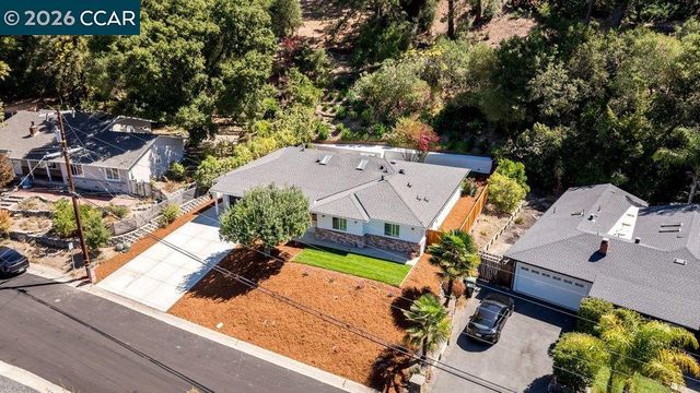 8 Ramona Dr, Orinda, CA 94563