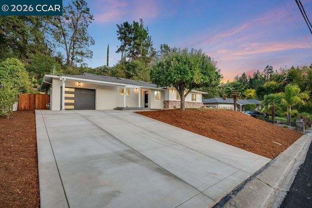 8 Ramona Dr, Orinda, CA 94563