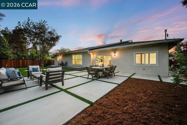 8 Ramona Dr, Orinda, CA 94563