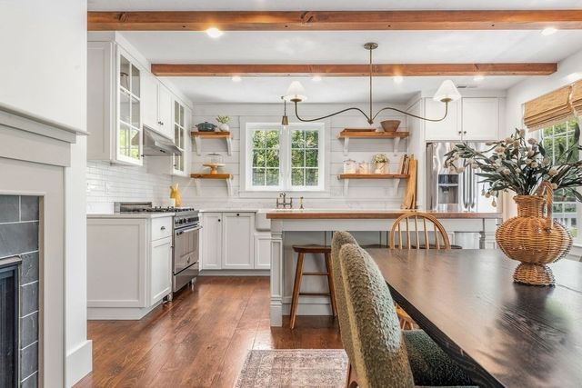 40 Kinsley Ln, Mendon, MA 01756