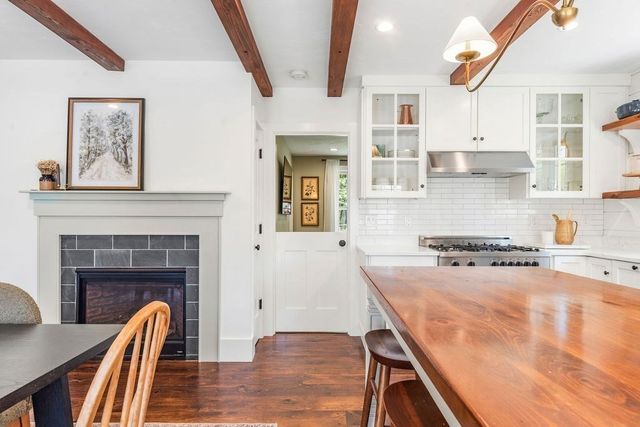 40 Kinsley Ln, Mendon, MA 01756