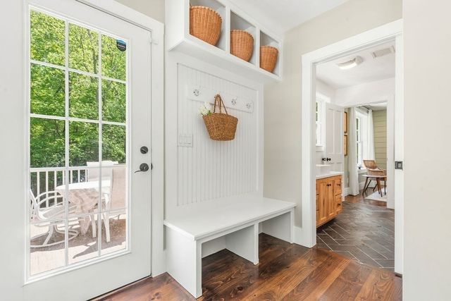 40 Kinsley Ln, Mendon, MA 01756