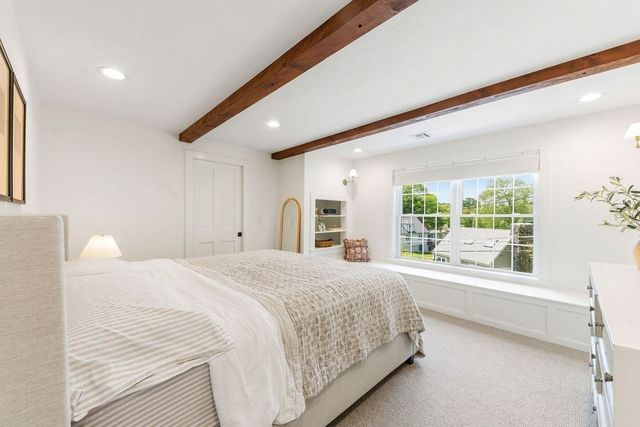 40 Kinsley Ln, Mendon, MA 01756