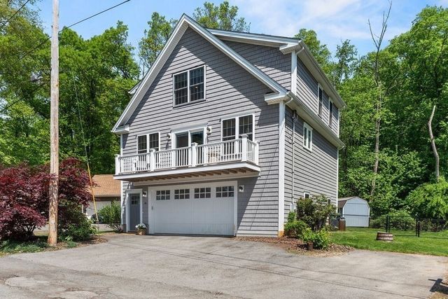 40 Kinsley Ln, Mendon, MA 01756