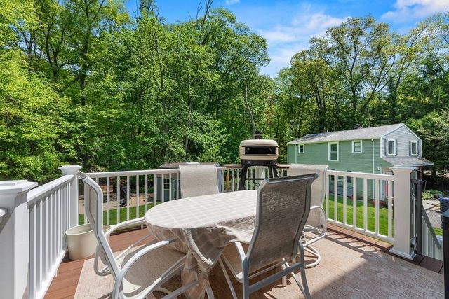 40 Kinsley Ln, Mendon, MA 01756