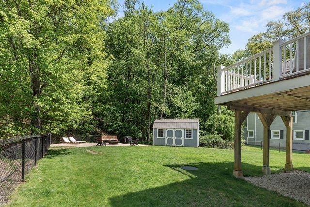 40 Kinsley Ln, Mendon, MA 01756