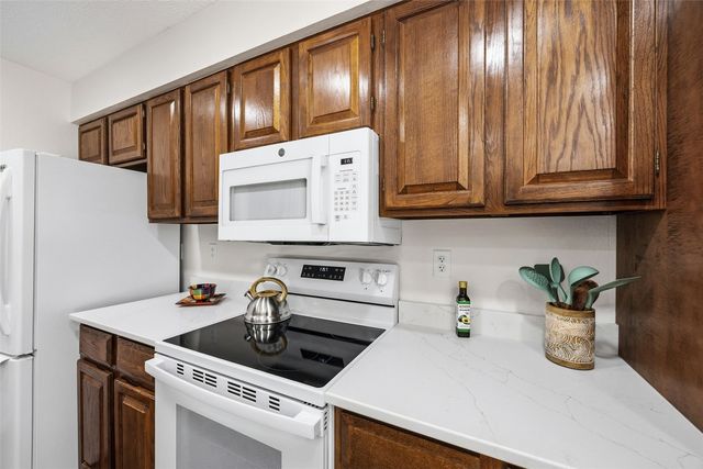 3425 Tulane Ct, Iowa City, IA 52240