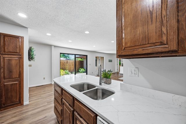 3425 Tulane Ct, Iowa City, IA 52240