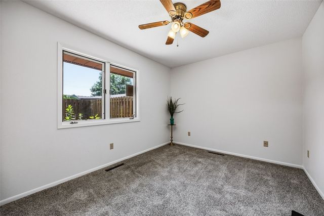 3425 Tulane Ct, Iowa City, IA 52240