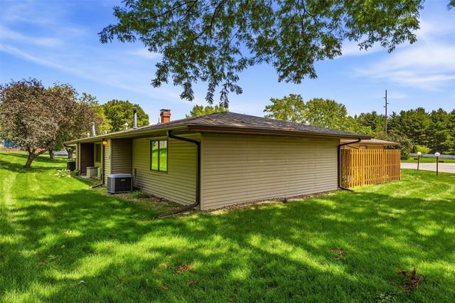 3425 Tulane Ct, Iowa City, IA 52240