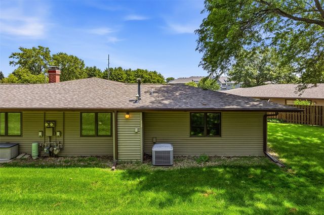 3425 Tulane Ct, Iowa City, IA 52240
