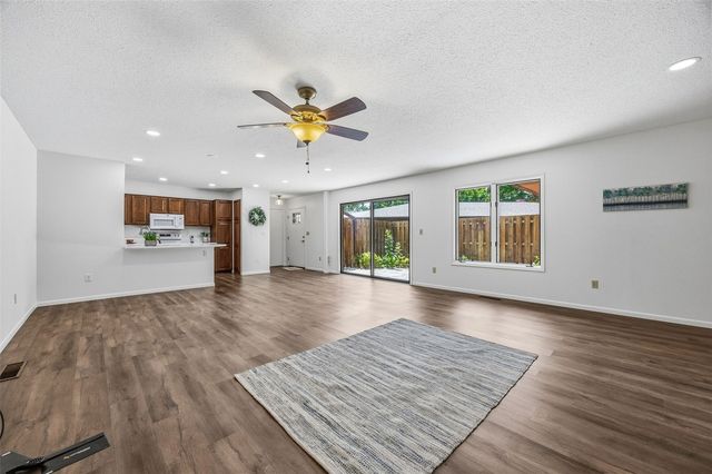 3425 Tulane Ct, Iowa City, IA 52240