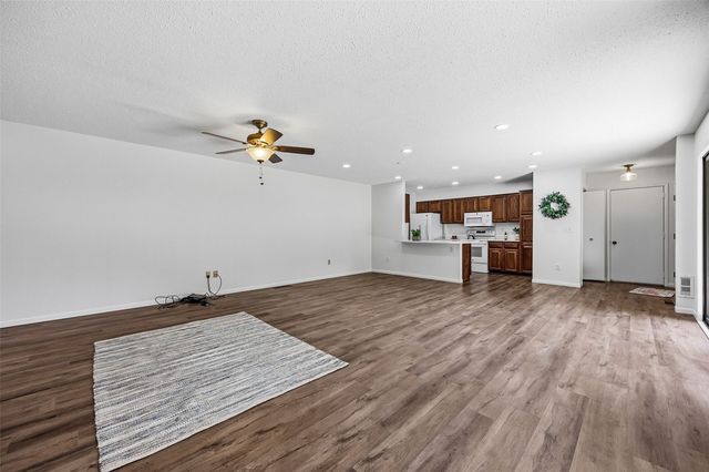 3425 Tulane Ct, Iowa City, IA 52240