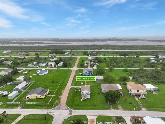 1124 Overton Avenue, Bolivar Peninsula, TX 77650