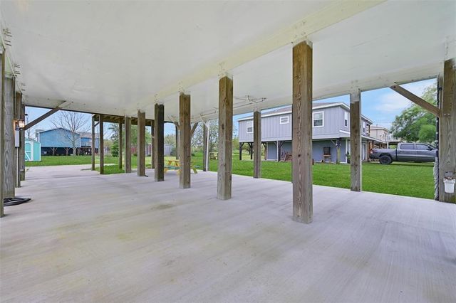 1124 Overton Avenue, Bolivar Peninsula, TX 77650