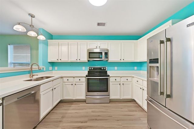 1124 Overton Avenue, Bolivar Peninsula, TX 77650