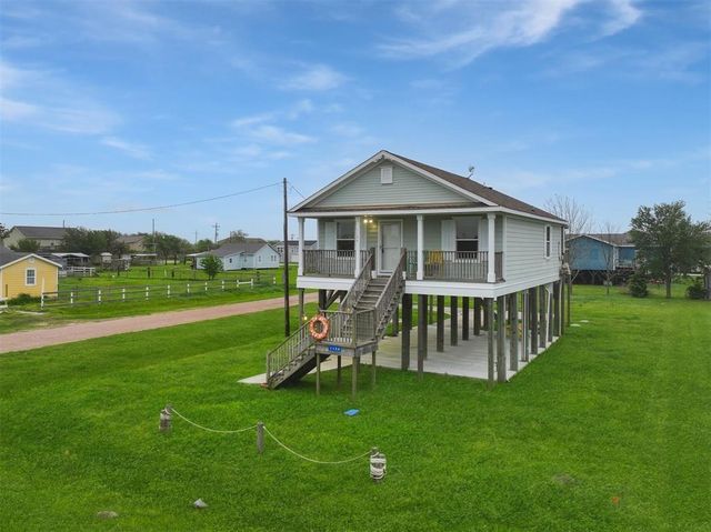 1124 Overton Avenue, Bolivar Peninsula, TX 77650