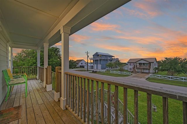 1124 Overton Avenue, Bolivar Peninsula, TX 77650