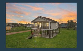 1124 Overton Avenue, Bolivar Peninsula, TX 77650