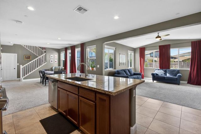 4078 Magenta Bloom Way, Rancho Cordova, CA 95742