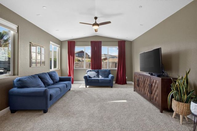 4078 Magenta Bloom Way, Rancho Cordova, CA 95742