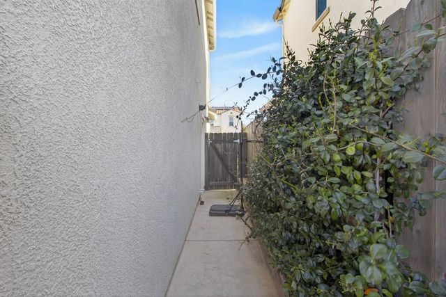 4078 Magenta Bloom Way, Rancho Cordova, CA 95742