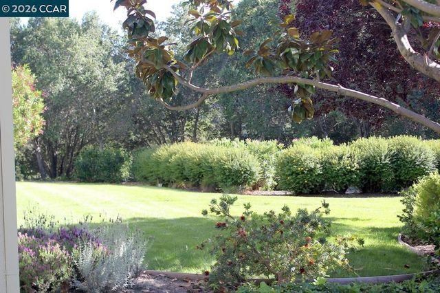 2057 Golden Rain Rd 8, Walnut Creek, CA 94595