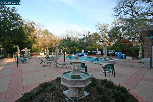 2057 Golden Rain Rd 8, Walnut Creek, CA 94595