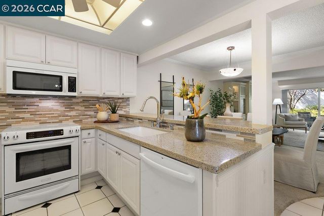 2057 Golden Rain Rd 8, Walnut Creek, CA 94595