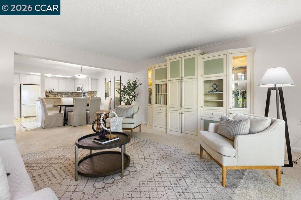 Image 14 of property listing at 2057 Golden Rain Rd 8, Walnut Creek, CA 94595