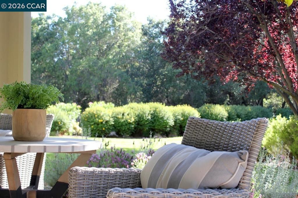 Image 20 of property listing at 2057 Golden Rain Rd 8, Walnut Creek, CA 94595