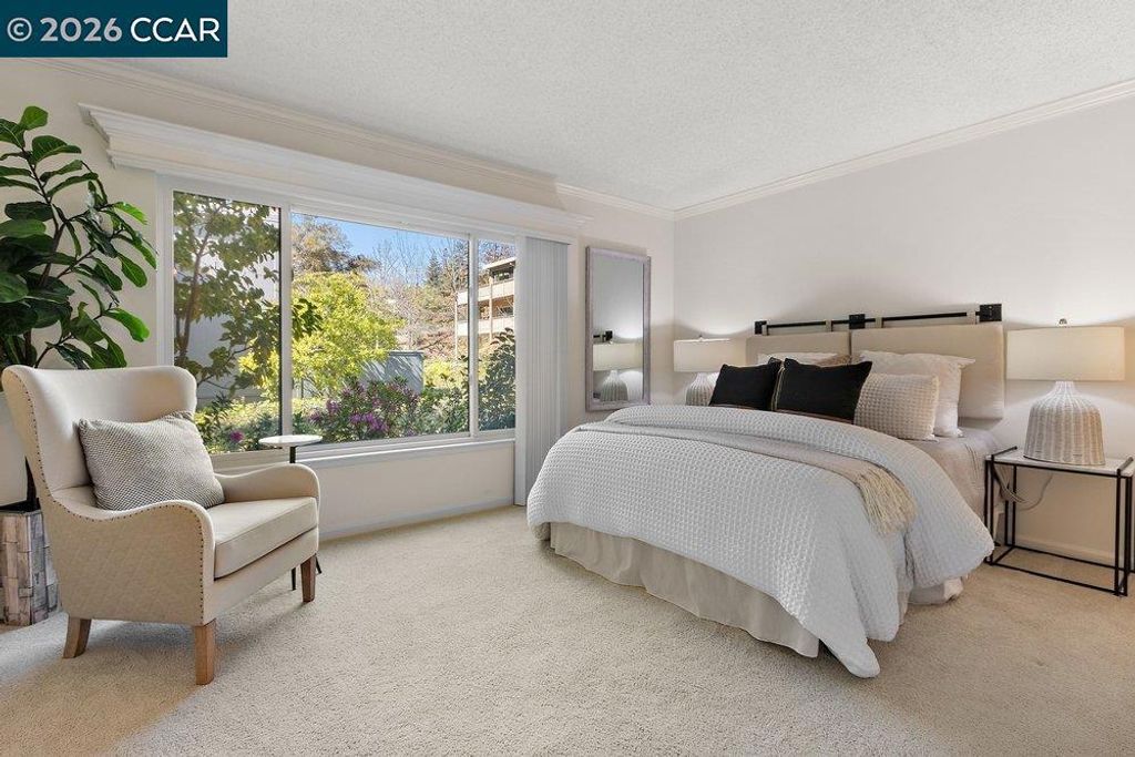 Image 27 of property listing at 2057 Golden Rain Rd 8, Walnut Creek, CA 94595