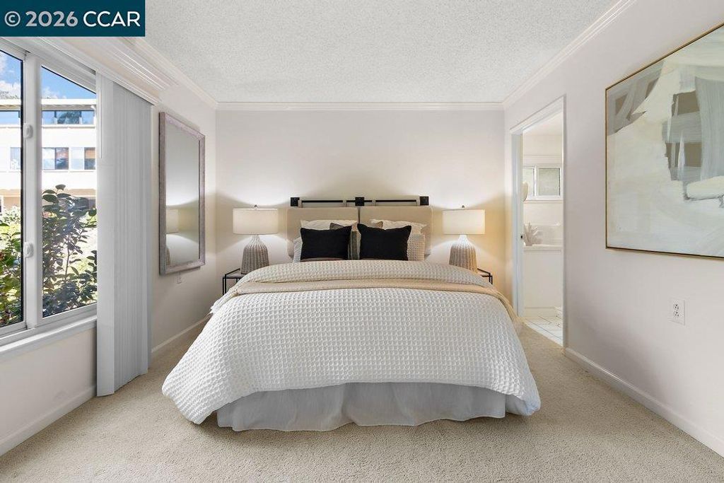 Image 28 of property listing at 2057 Golden Rain Rd 8, Walnut Creek, CA 94595