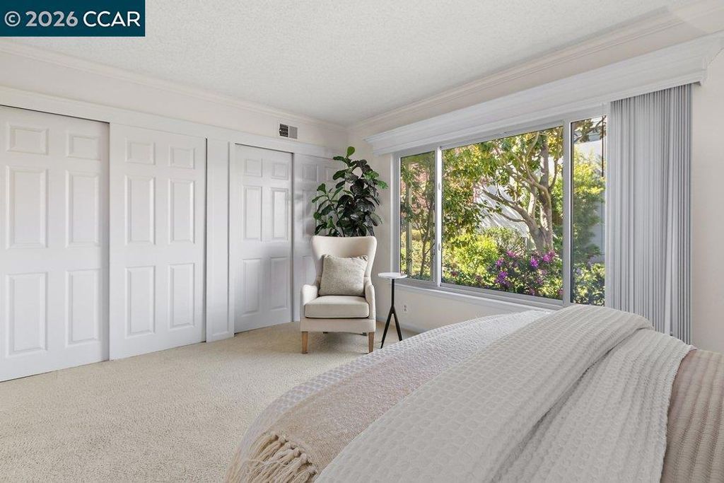 Image 29 of property listing at 2057 Golden Rain Rd 8, Walnut Creek, CA 94595