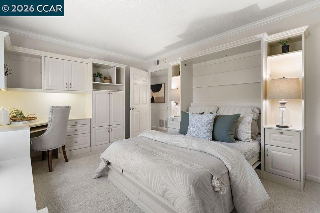 Image 32 of property listing at 2057 Golden Rain Rd 8, Walnut Creek, CA 94595