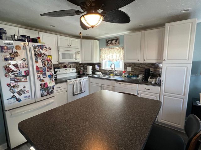 8300 SEMINOLE BOULEVARD 218, Seminole, FL 33772