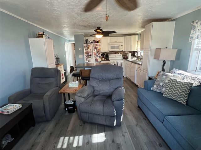 8300 SEMINOLE BOULEVARD 218, Seminole, FL 33772