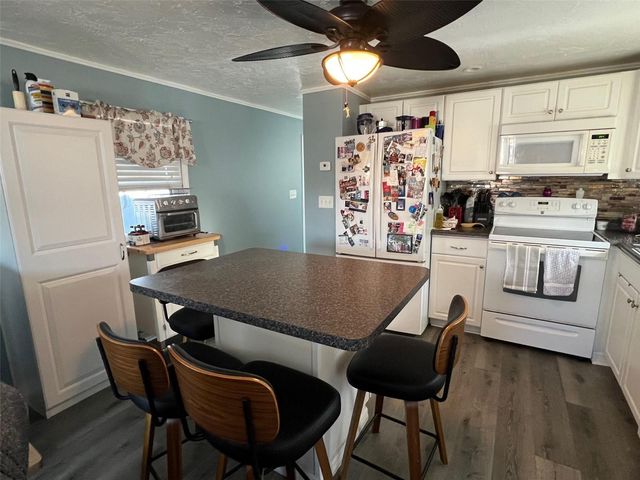 8300 SEMINOLE BOULEVARD 218, Seminole, FL 33772