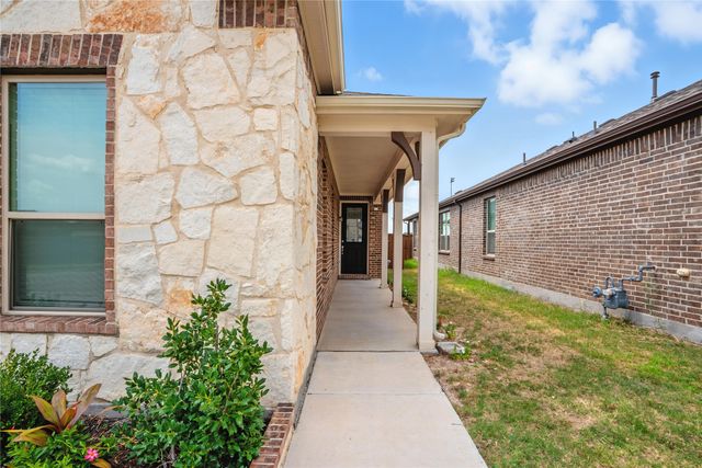 604 Bronze Forest Drive, Fort Worth, TX 76131