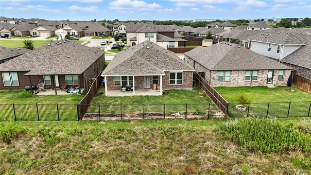 604 Bronze Forest Drive, Fort Worth, TX 76131