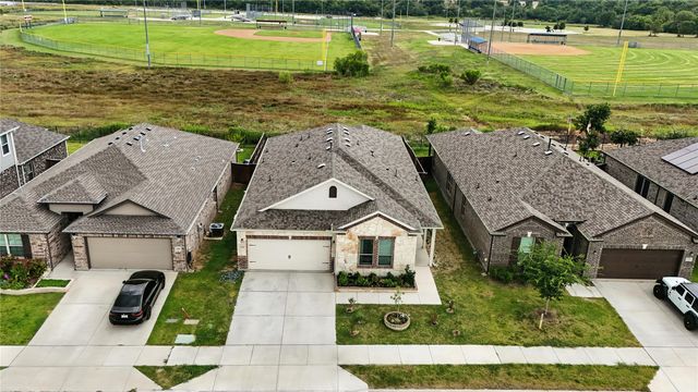 604 Bronze Forest Drive, Fort Worth, TX 76131