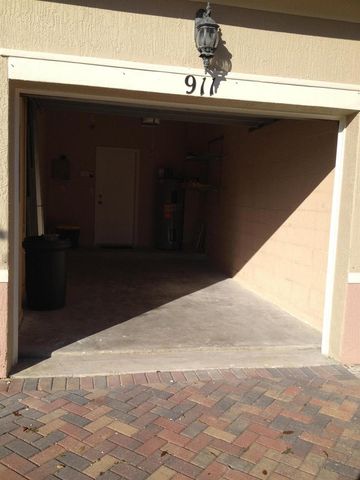 911 Seminole Palms Drive, Lake Worth, FL 33463