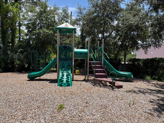 911 Seminole Palms Drive, Lake Worth, FL 33463