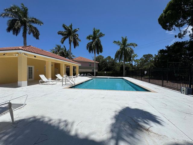 911 Seminole Palms Drive, Lake Worth, FL 33463