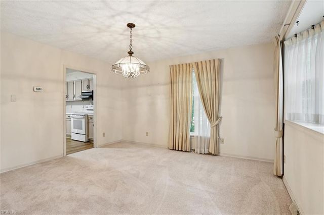 111 W Kingswood DR, Williamsburg, VA 23185