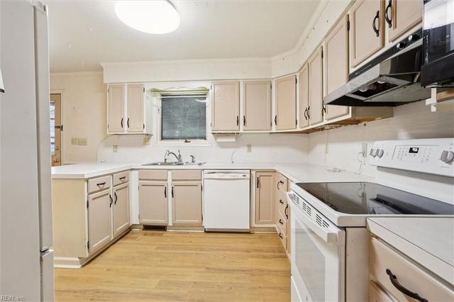 111 W Kingswood DR, Williamsburg, VA 23185